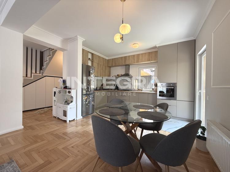 Duplex cu 4 camere cu Canalizare în Florești