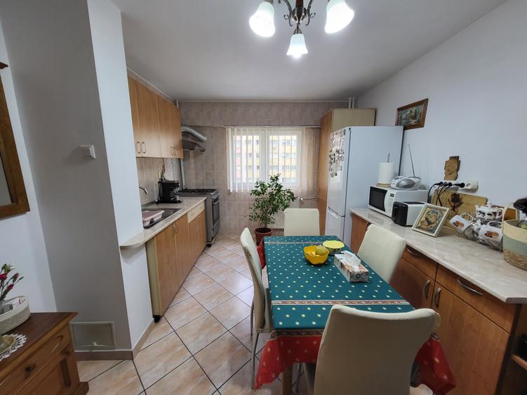 Apartament cu 2 camere semidecomandat în Fundeni