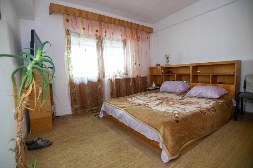 Apartament cu 4 camere decomandat în Exterior Vest