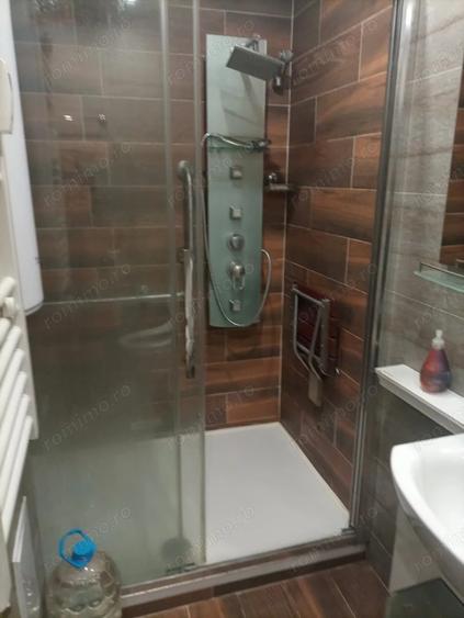 Garsonieră decomandată în Central