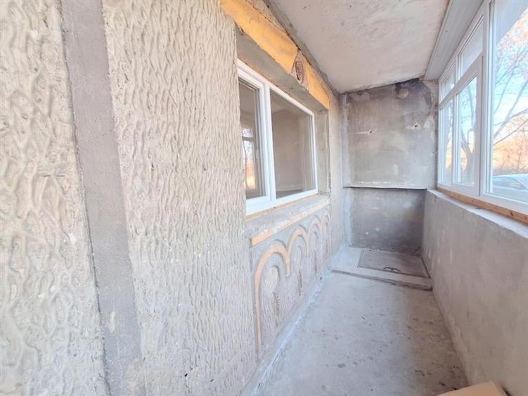 Apartament cu 3 camere decomandat în Narcisa