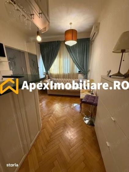 Garsonieră decomandată în Universitate
