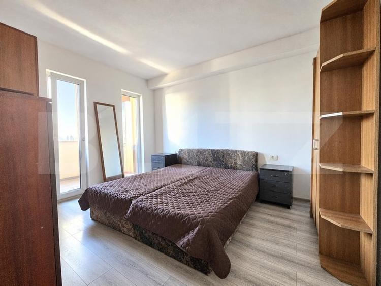 Apartament cu 3 camere semidecomandat, mobilat în Aradului