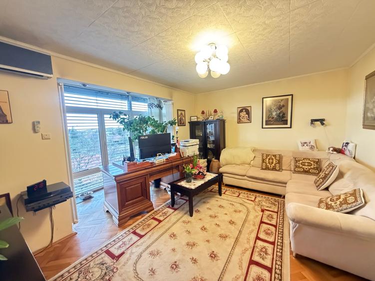 Apartament cu 3 camere decomandat, mobilat în Circumvalațiunii