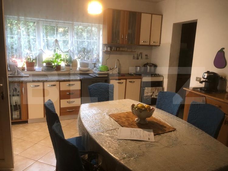 Casă individuală cu 5 camere cu Canalizare în Careiului