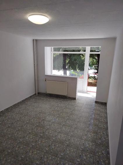 Spațiu comercial, de 45 mp, în Drumul Taberei