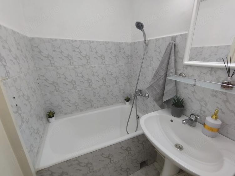 Garsonieră decomandată în Central