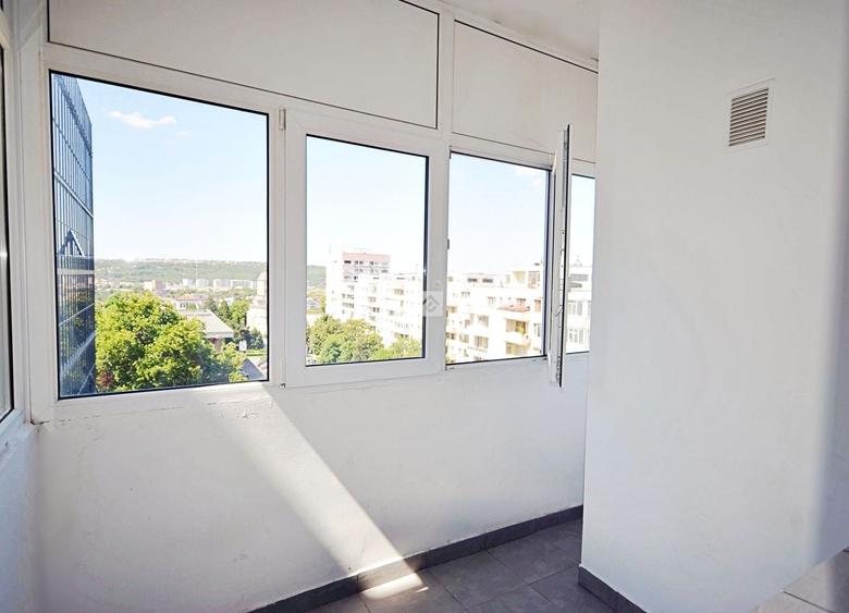 Apartament cu 2 camere decomandat, mobilat în Centru Civic