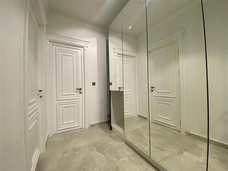 Apartament cu 3 camere decomandat, mobilat în Tătărași
