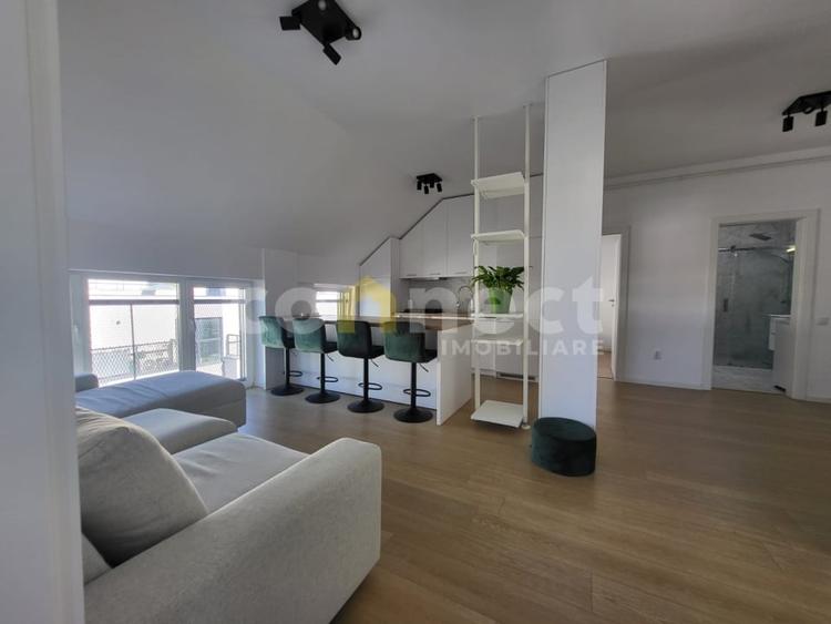 Apartament cu 3 camere semidecomandat, mobilat în Iris