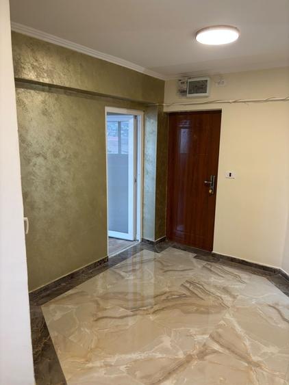 Garsonieră decomandată în Rogerius