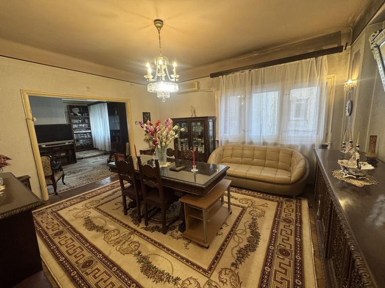 Apartament cu 4 camere circular, mobilat în Universitate