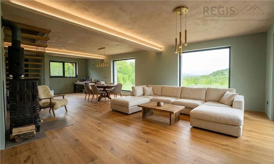 Casă cu Teren 4150 Mp în Cheișoara