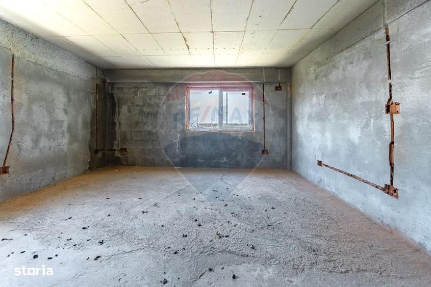Spațiu comercial, de 1,340 mp, în Central