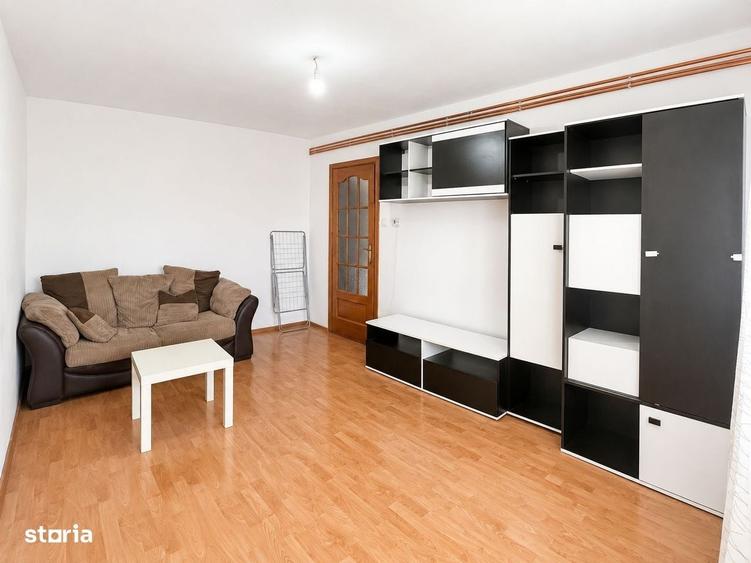 Apartament cu 3 camere decomandat în Lipovei
