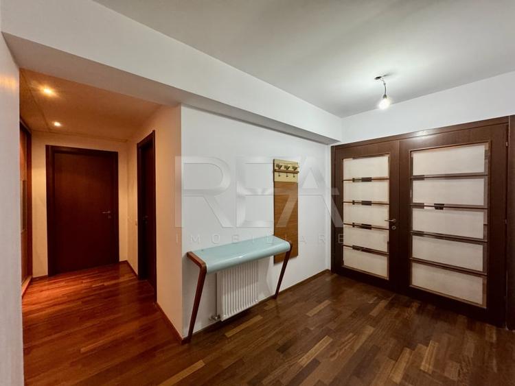 Apartament cu 3 camere decomandat, mobilat în Șoseaua Nordului