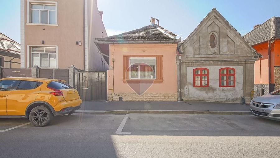 Casă individuală cu 4 camere cu Teren 269 Mp în Brașovul Vechi