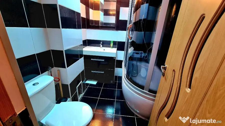 Apartament cu 3 camere în Moneasa