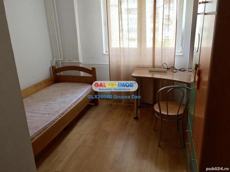 Apartament cu 4 camere decomandat, mobilat în Central