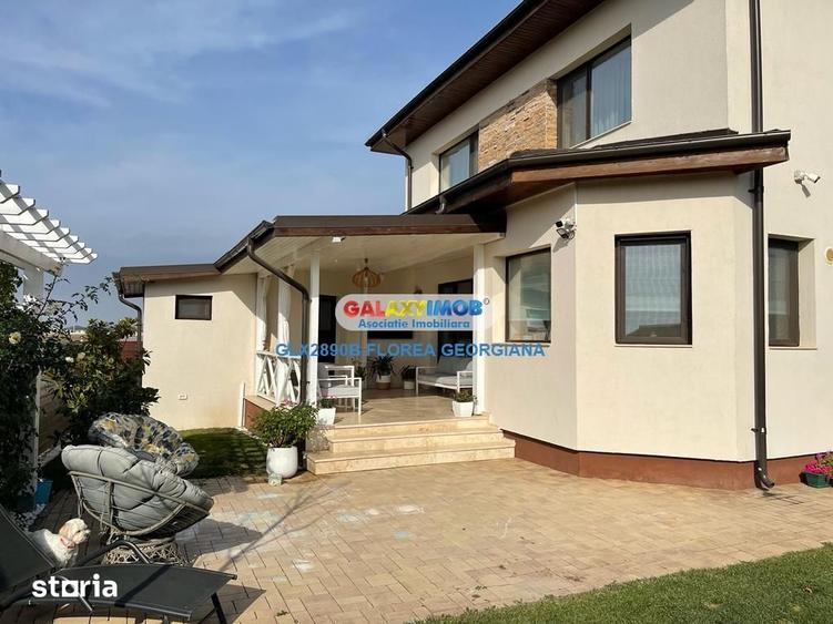 Casă cu 5 camere cu Teren 650 Mp în Odăi