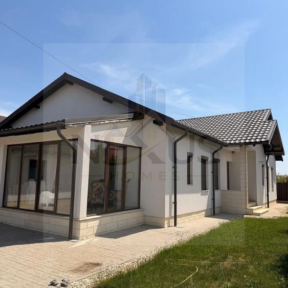 Casă individuală cu 4 camere cu Canalizare în Vânători