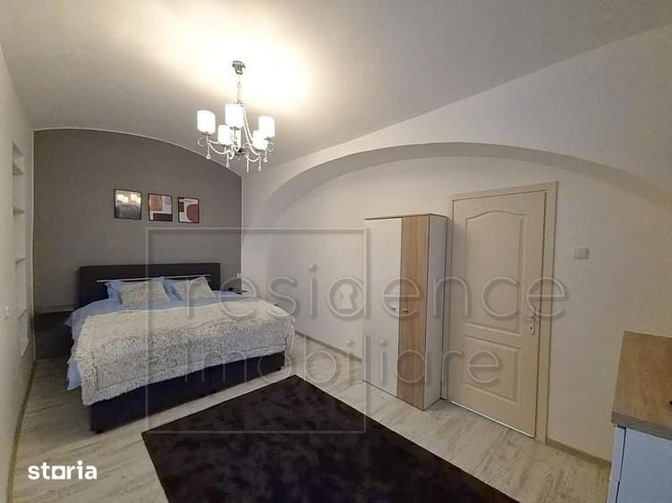 Garsonieră decomandată în Central