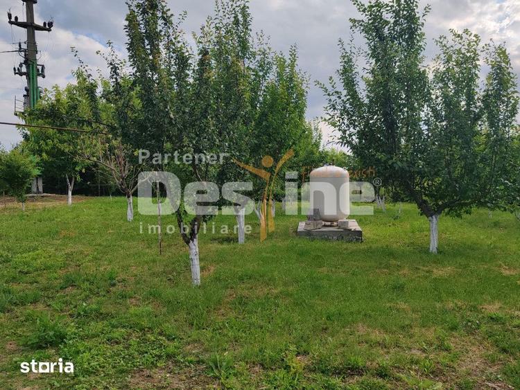 Casă cu 4 camere cu Teren 4800 Mp în Crețești