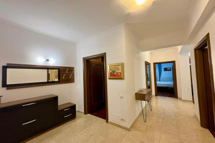 Apartament cu 3 camere semidecomandat, mobilat în Bucureștii Noi