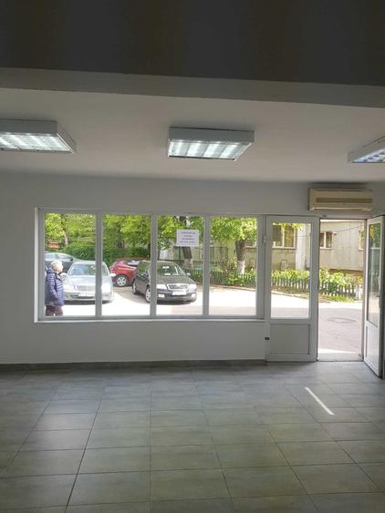 Spațiu comercial, de 36 mp, în Malu Roșu