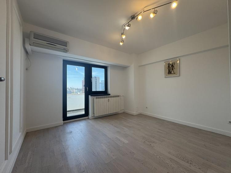 Apartament cu 4 camere decomandat, mobilat în Unirii