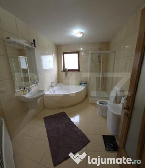 Casa de vanzare, 6 camere, 340 mp, cu 22 arii de teren, zona - 2