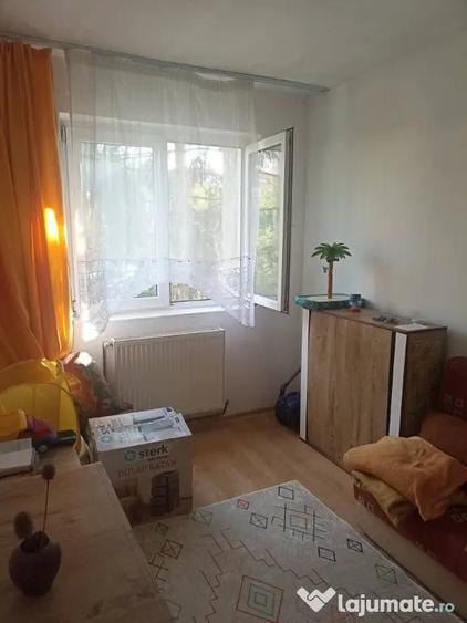 Apartament cu 2 camere nedecomandat în Simeria