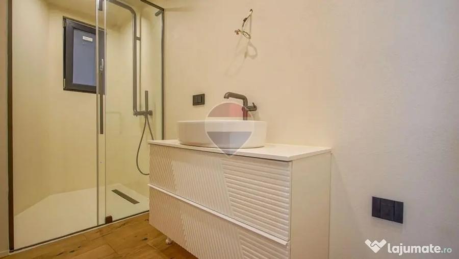 Apartament cu 3 camere decomandat în Centrul Istoric