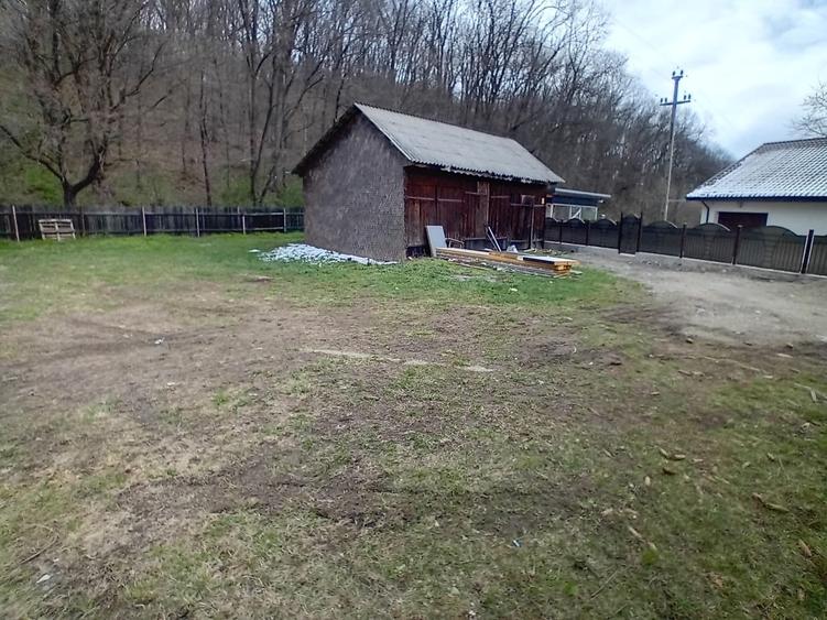 Teren Construcții intravilan de 1670 mp, în Gârcina