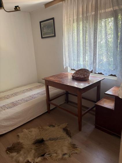 Vand casa traditionala din lemn in comuna Sotrile, judetul Prahova, intr-o zona linistita si pitoreasca, la aproximativ 10 minute de Lacul Paltinu - 16