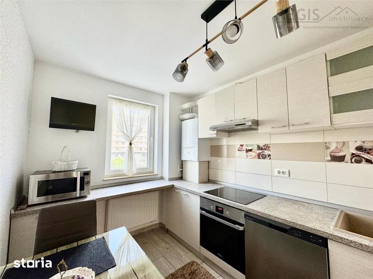 Apartament cu 2 camere, mobilat în Tractorul