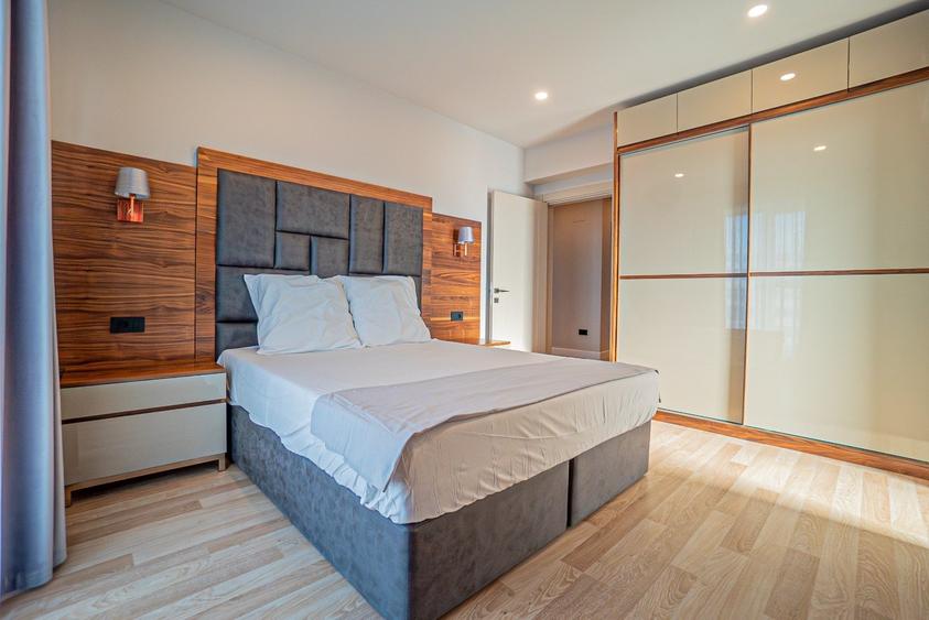 Apartament cu 3 camere decomandat în Universitate
