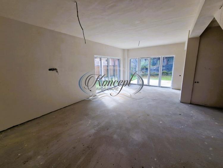 Duplex cu 4 camere cu Canalizare în Dâmbul Rotund