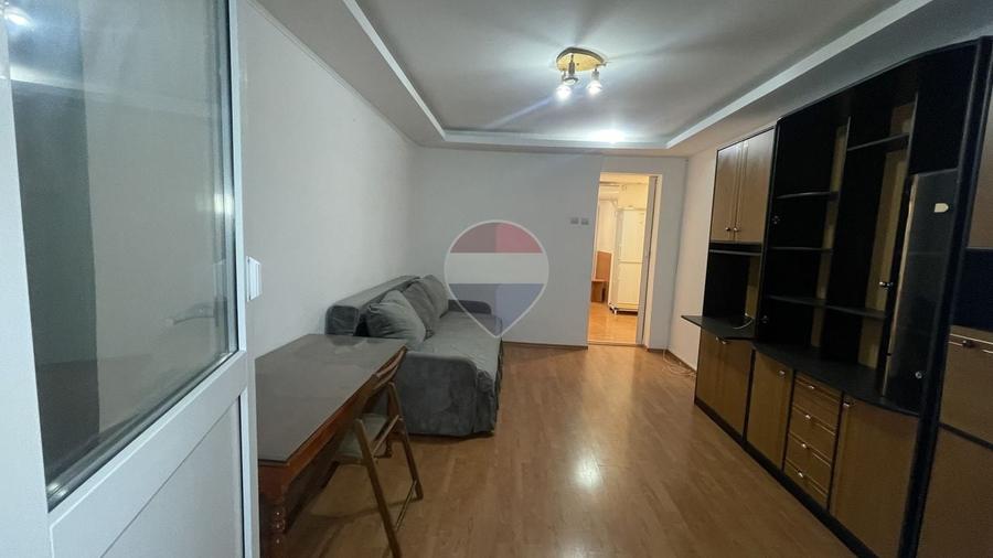 Apartament cu 2 camere decomandat, mobilat în Titan