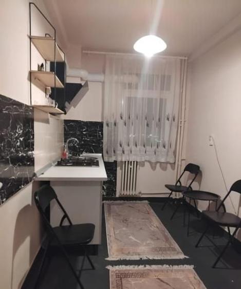 Apartament cu 2 camere semidecomandat, mobilat în Ultracentral