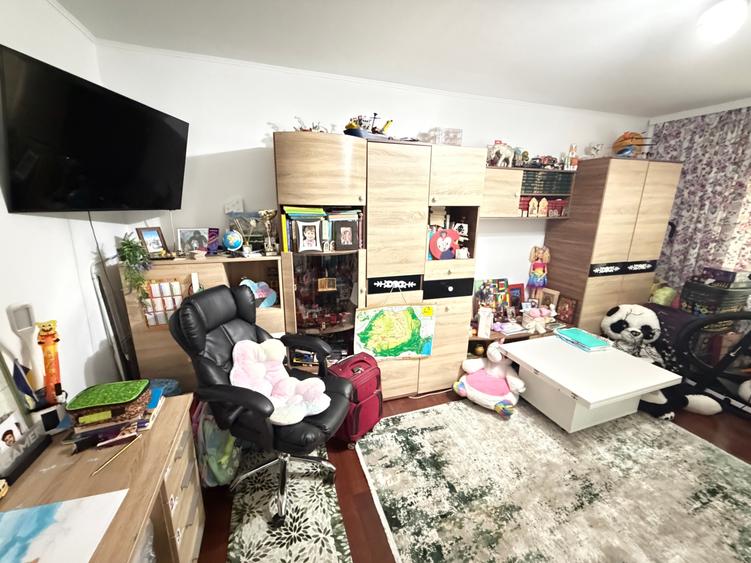 Apartament cu 2 camere decomandat în Nicolina