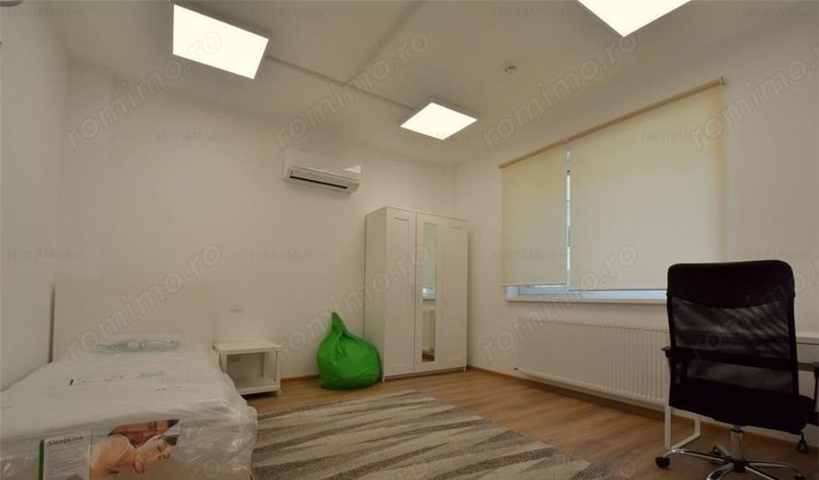 Apartament cu 5 camere decomandat în Medicină