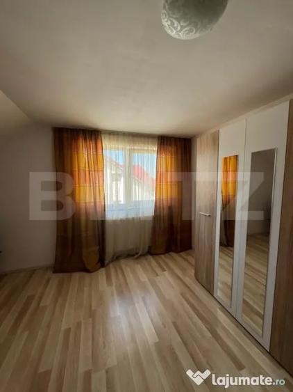 Apartament cu 3 camere semidecomandat în Florești