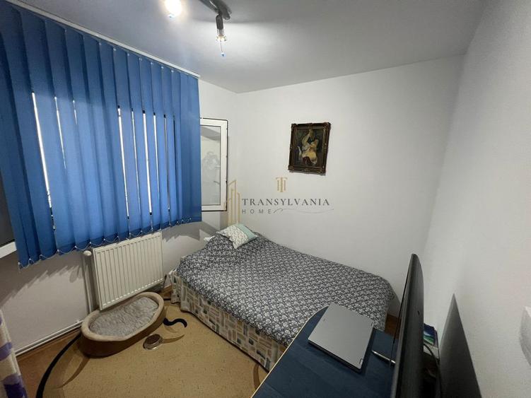 Apartament cu 4 camere decomandat în Central