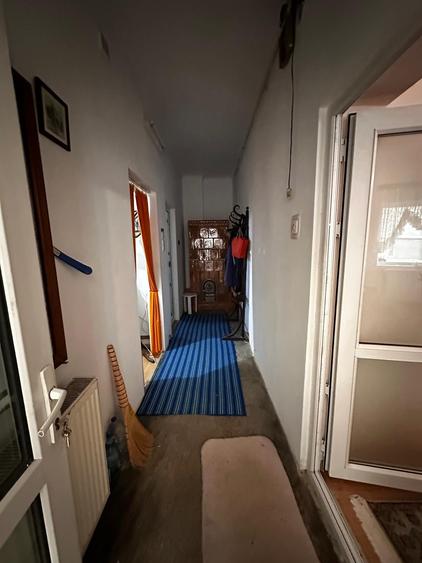 Casă individuală cu 5 camere cu Canalizare în Central