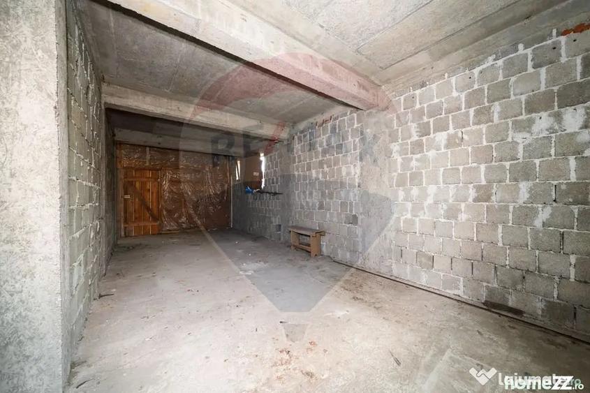 Casă cu 7 camere cu Teren 470 Mp în Gemenii