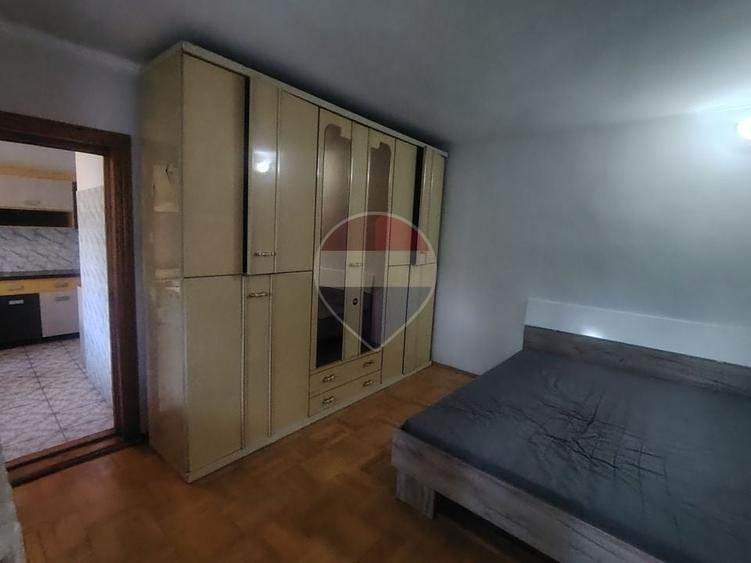 Apartament cu 2 camere decomandat, mobilat în Sud