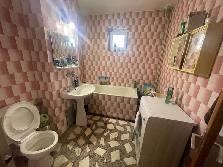 Apartament cu 3 camere decomandat în Mărăști