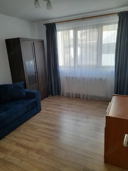Inchiriez apartament 2 dormitoare + living - 5