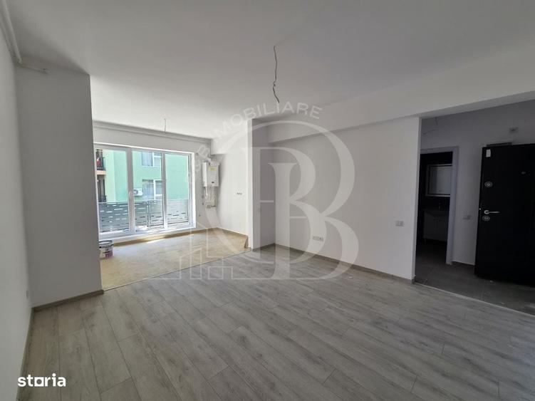 Apartament cu 2 camere decomandat în Titan